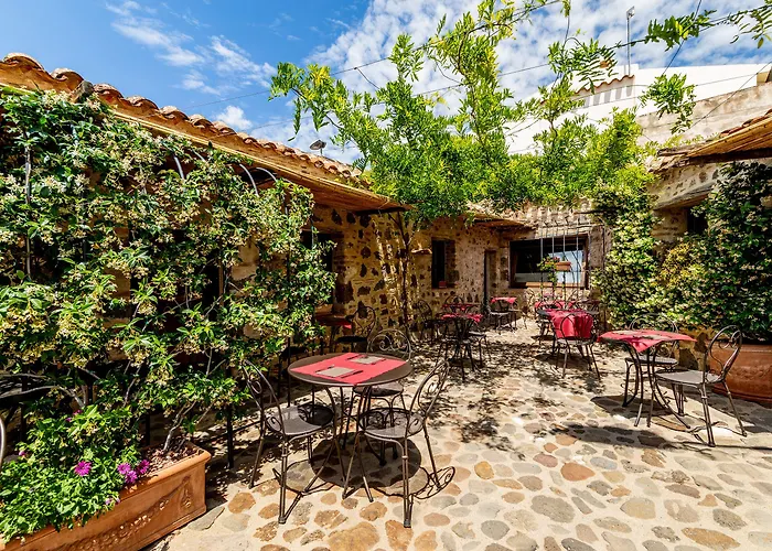 Hotel Diffuso Mannois