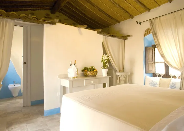 Hotel Diffuso Mannois 4*